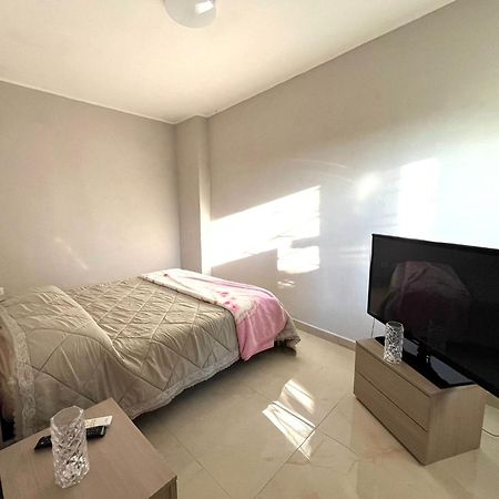 Holiday-Caroline Apartment Помпей Екстериор снимка
