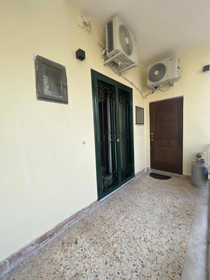 Holiday-Caroline Apartment Помпей Екстериор снимка