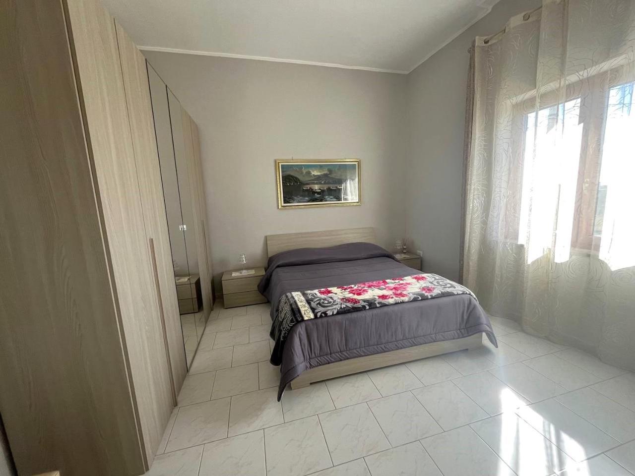 Holiday-Caroline Apartment Помпей Екстериор снимка