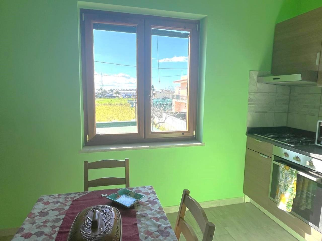 Holiday-Caroline Apartment Помпей Екстериор снимка