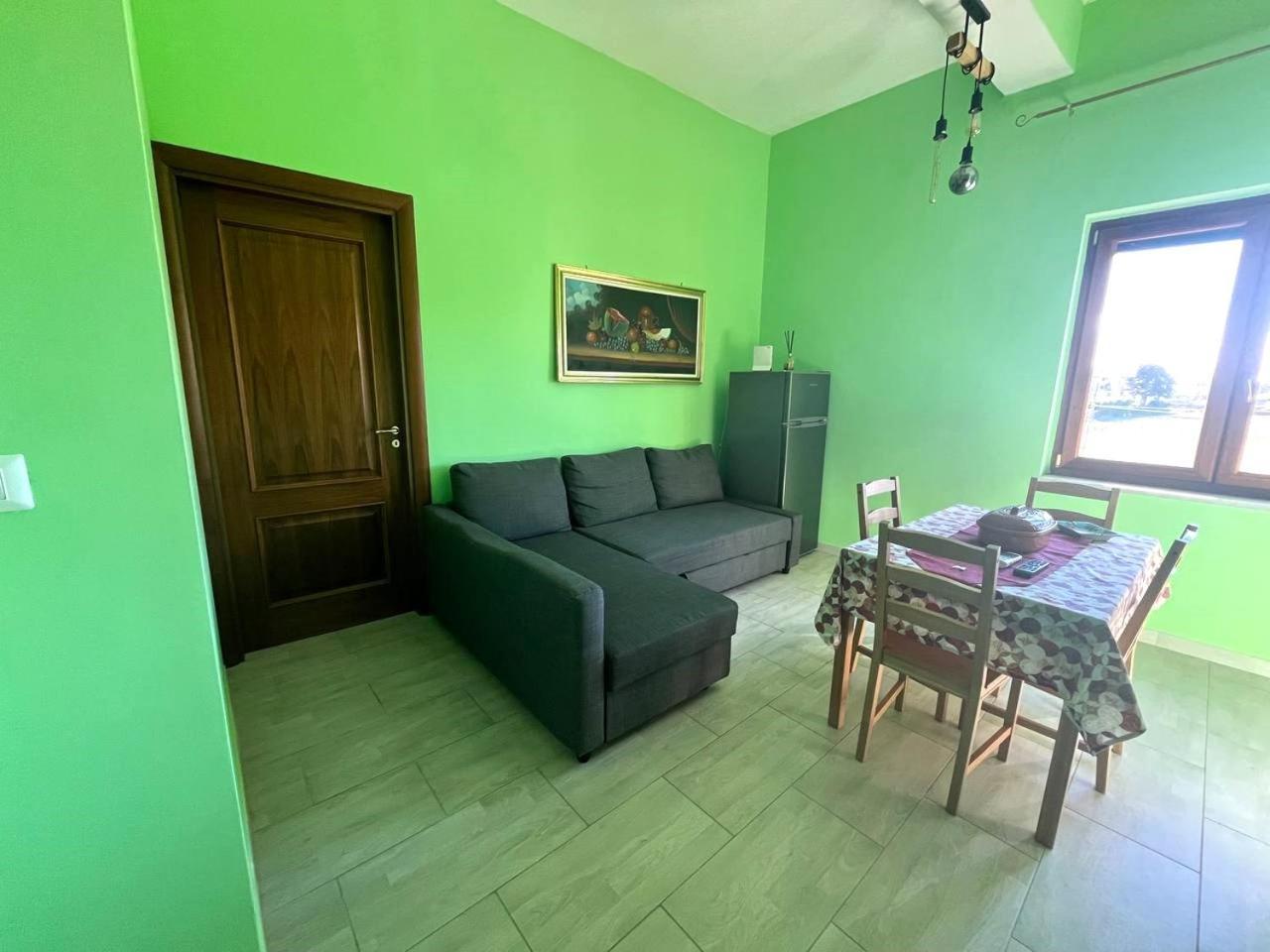 Holiday-Caroline Apartment Помпей Екстериор снимка
