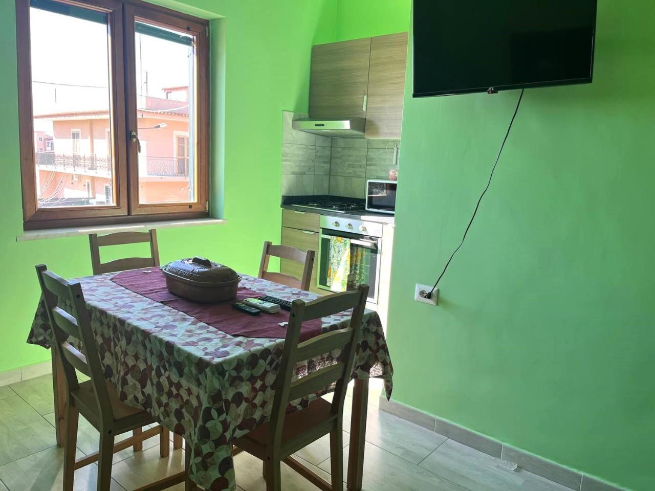 Holiday-Caroline Apartment Помпей Екстериор снимка