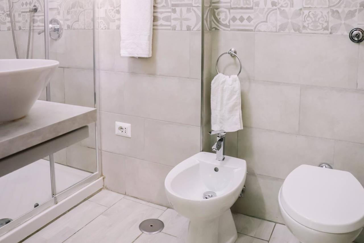 Holiday-Caroline Apartment Помпей Екстериор снимка