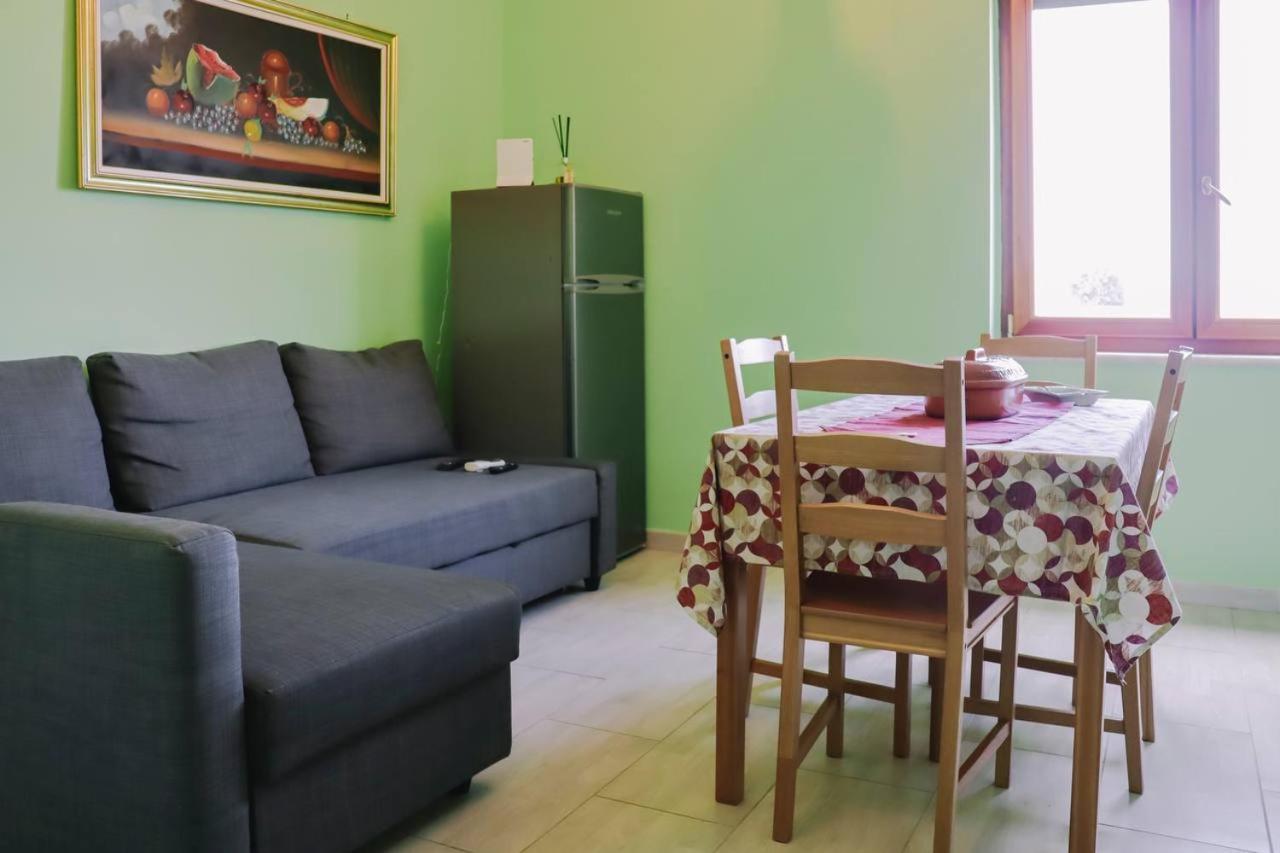 Holiday-Caroline Apartment Помпей Екстериор снимка