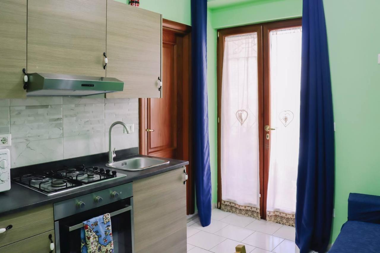 Holiday-Caroline Apartment Помпей Екстериор снимка