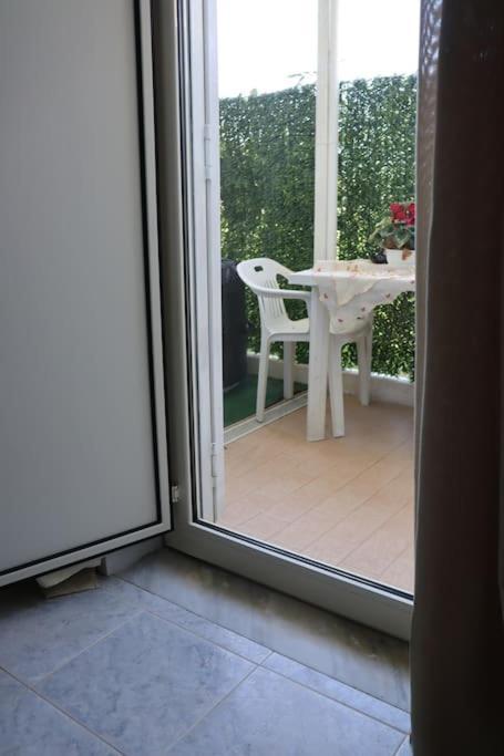 Holiday-Caroline Apartment Помпей Екстериор снимка